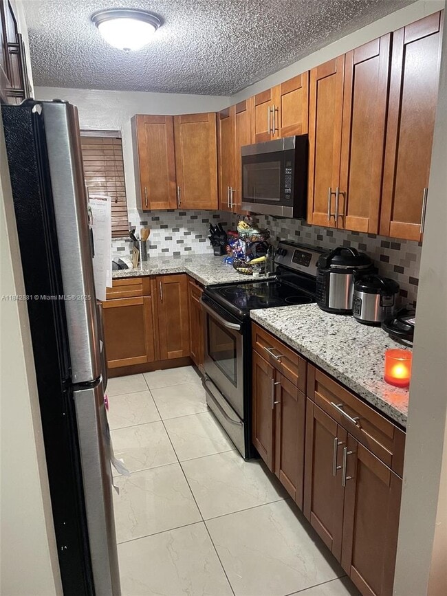 Primary Photo - 6060 W 21st Ct
