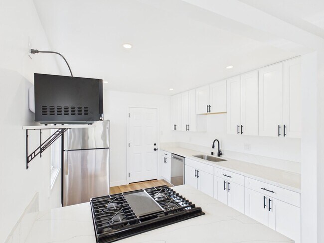 Building Photo - 3257-59 Luna Ave