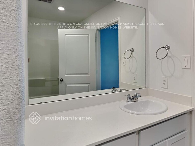 Building Photo - 18826 Charter Elm Dr