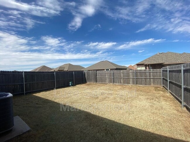 Building Photo - 737 SW 13th St