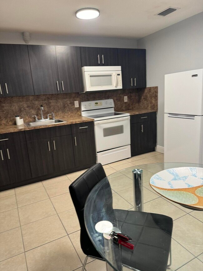 Building Photo - 3451 48th Ln S