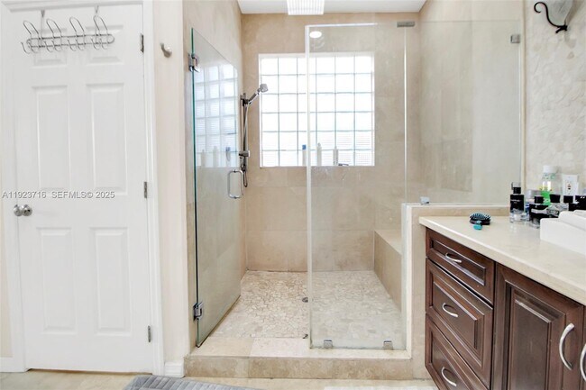 Building Photo - 15875 SW 149th Ln