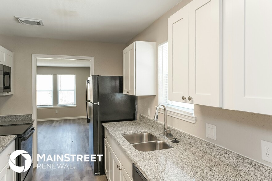 Building Photo - 1214 Twining Oaks Ln