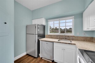 Building Photo - 2331 NW 96th Ter