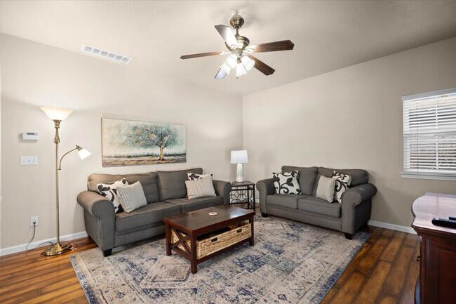 Building Photo - 1100 Heckathorn Pl