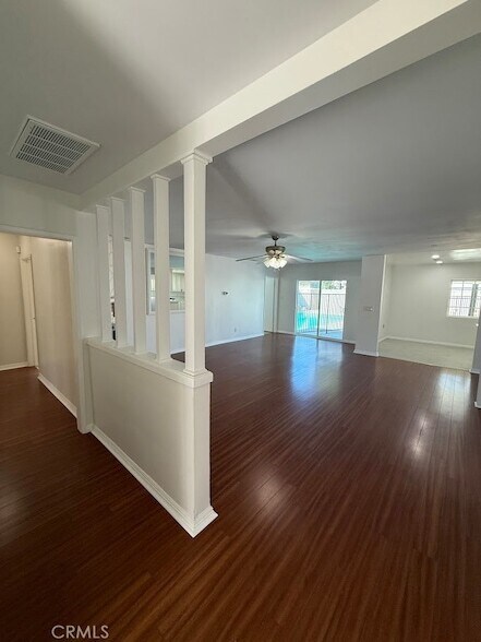 Building Photo - 9762 Stanwin Ave