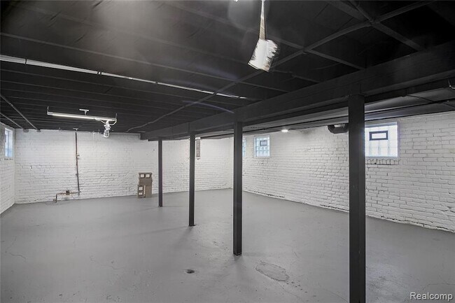 Building Photo - 6212 Avery St