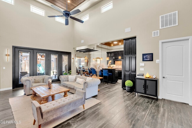 Building Photo - 14812 Long Shadow Ave