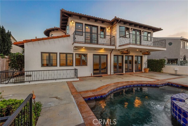 Building Photo - 227 Pso De Granada