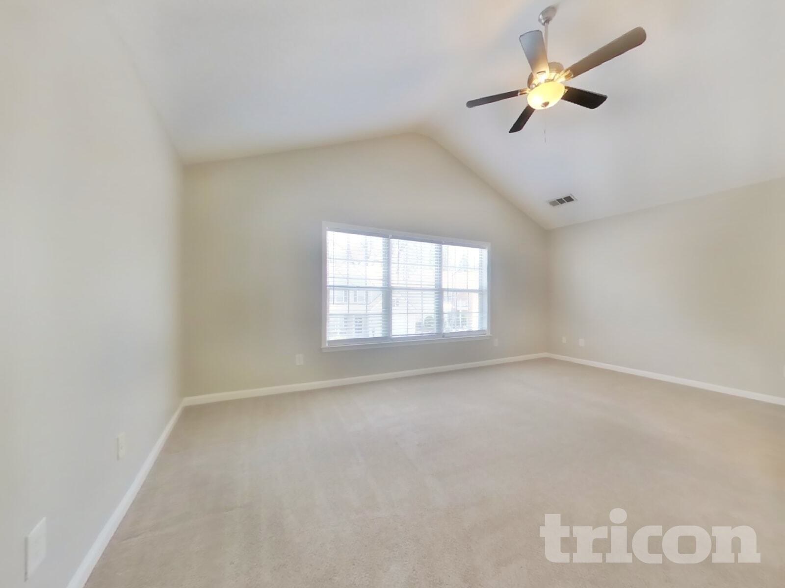 Building Photo - 411 Yarrow Way