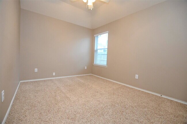Building Photo - Promenade Lane, Pearland, TX 77584 - 4 BR 2 BA single-family home
