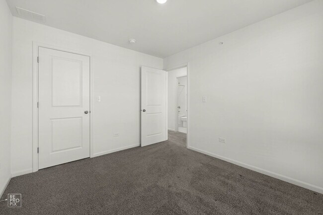 Building Photo - 2246 Venture Dr