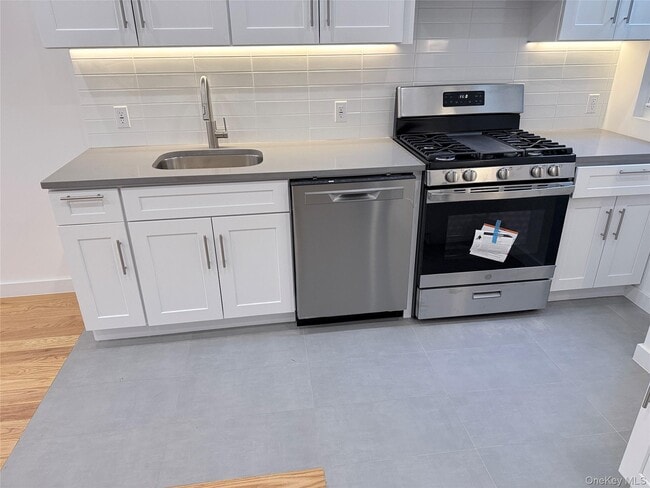 Building Photo - 40-18 50th Ave