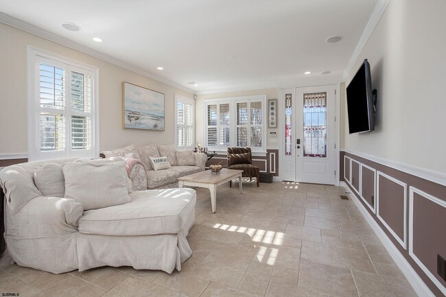 Building Photo - 7611 Ventnor Ave