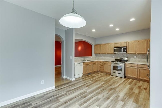 Building Photo - 805 Tulip Poplar Way