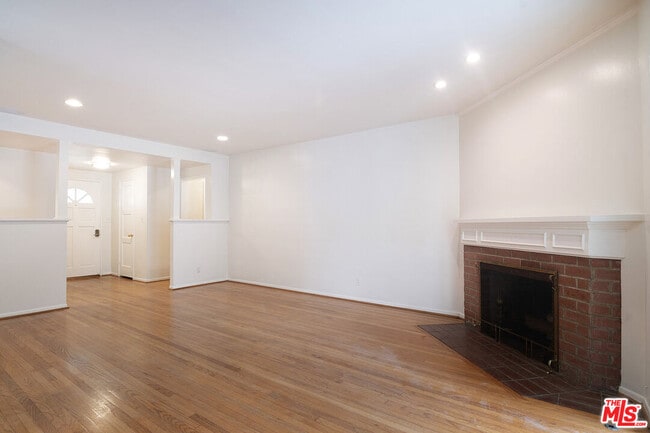 Building Photo - 3401 Corinth Ave