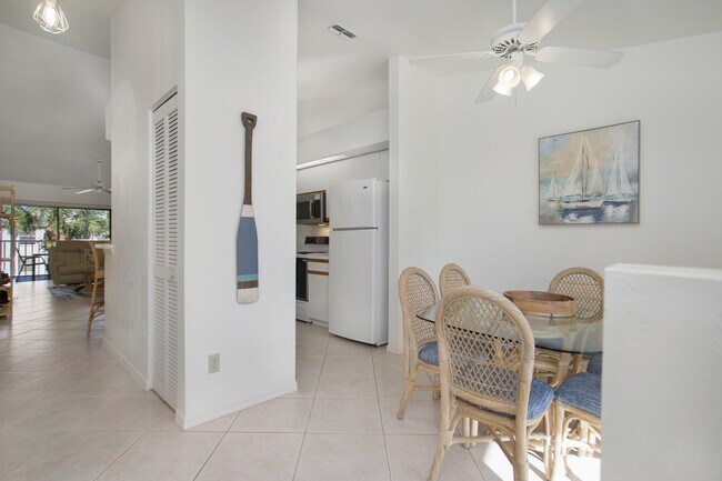Building Photo - 887 Gulf Pavillion Dr