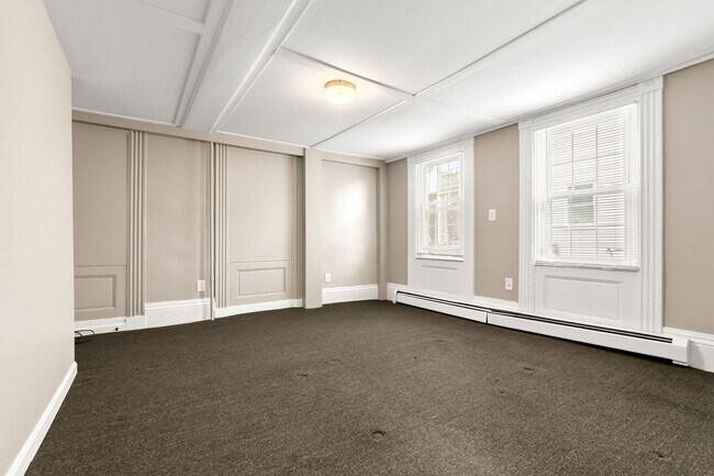 Building Photo - 335 Cabot St