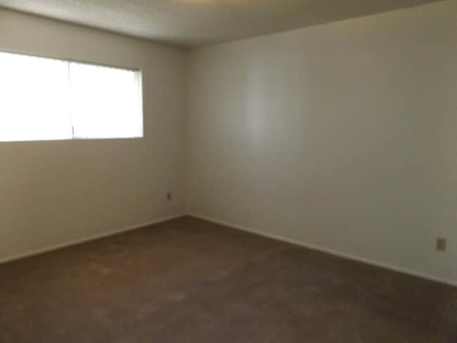 Building Photo - 2 Bedroom - 2 Bath Duplex