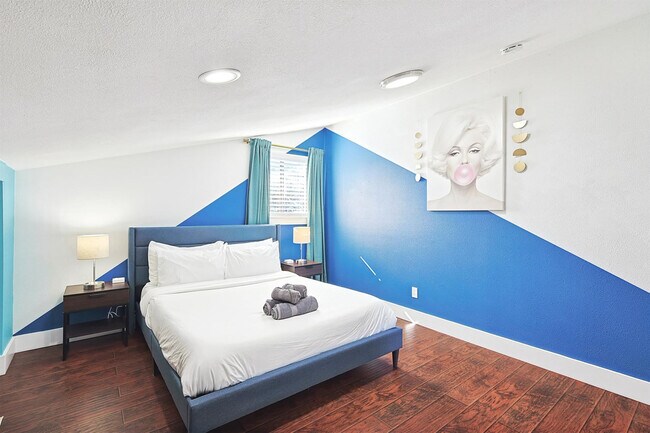 Building Photo - 313 Melorine Dr
