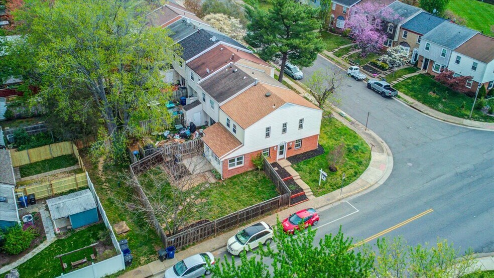 Building Photo - 239 Nottoway St SE