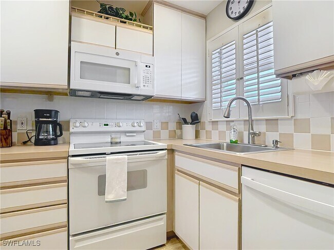 Building Photo - 150 Turtle Lake Ct