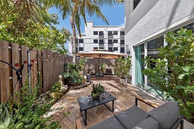 Building Photo - 15 NE 20th Ave