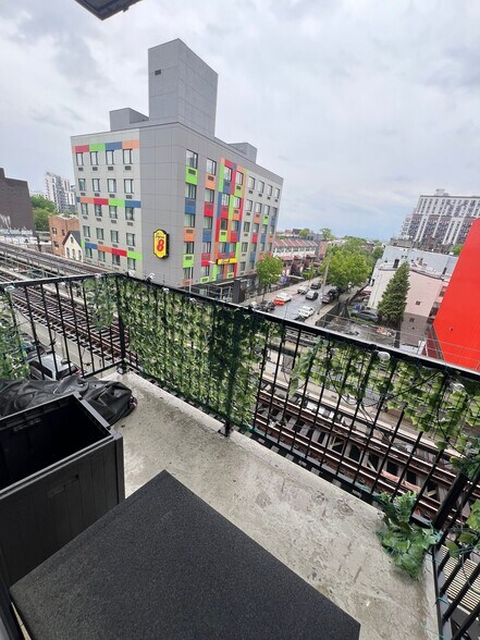 Building Photo - 2715 Fulton St