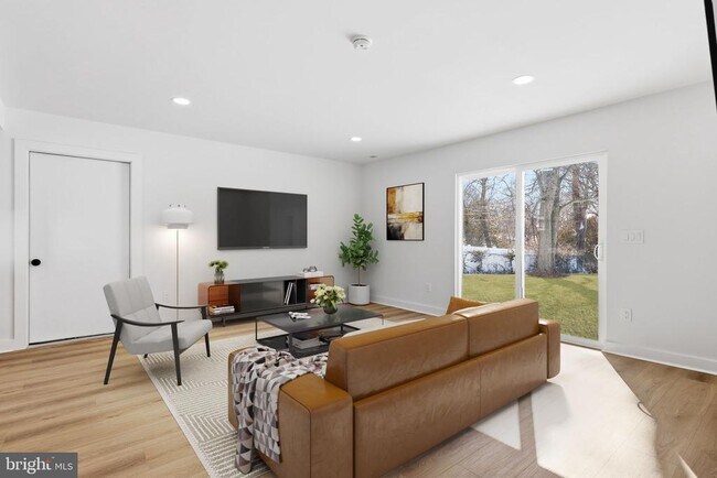 Building Photo - 29 Rocky Pool Ln