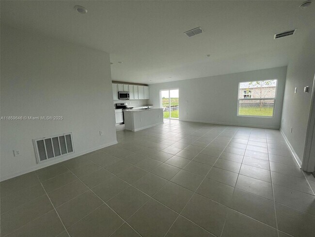 Building Photo - 1543 Jessica Blvd