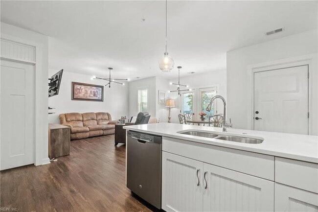 Building Photo - 7922 Shore Dr