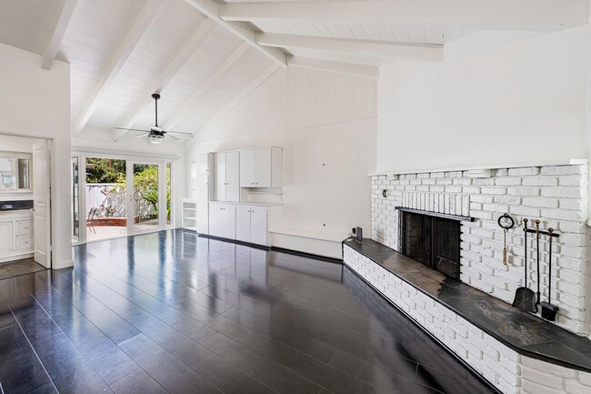 Building Photo - 4906 Fidler Ave