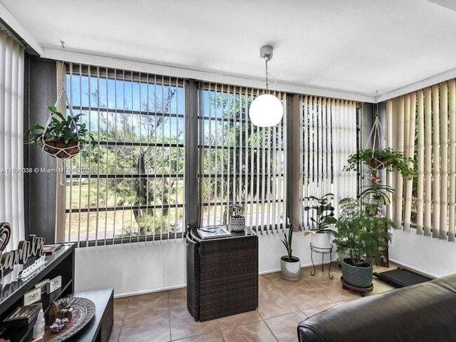 Building Photo - 8401 Lagos De Campo Blvd