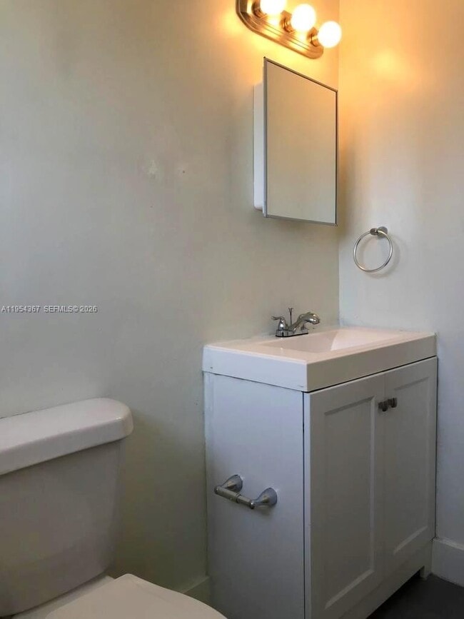 Building Photo - 17031 NE 21st Ave