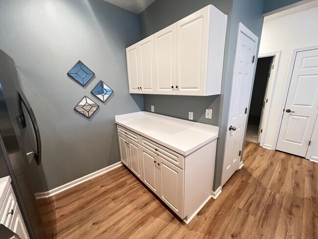 Building Photo - Overlooking the Intracoastal Waterway! Three-Bedroom Condo at The Moorings at Eastport!