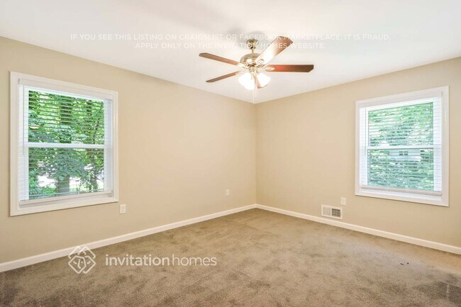 Building Photo - 5888 Simone Dr