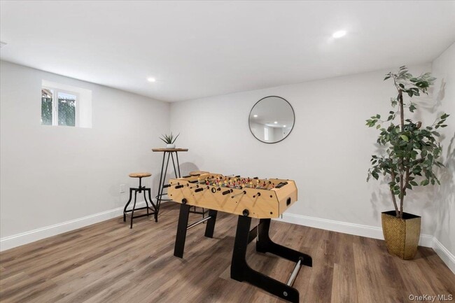 Building Photo - 32 Ackerman St