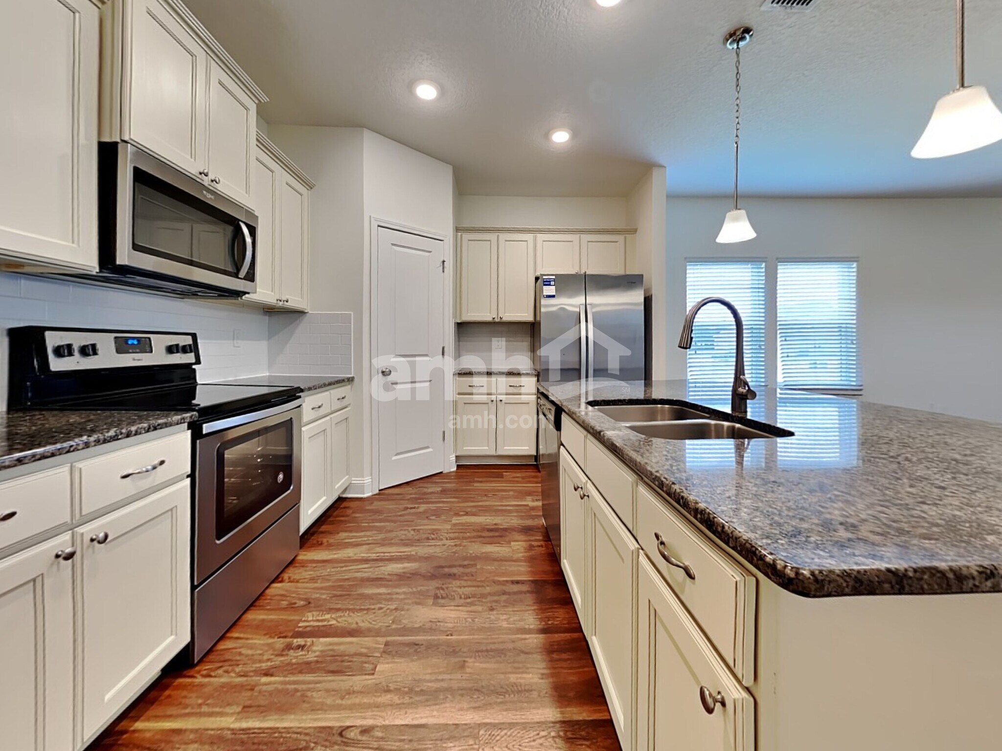 Building Photo - 653 Welcome Home Dr