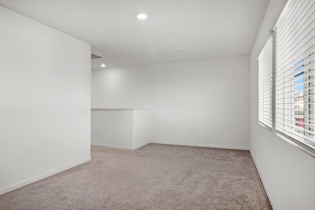 Building Photo - 2032 Gatlin Ct