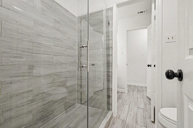 Building Photo - "Charming 3-Bedroom Retreat- Creek Crossing Estate, Mesquite TX"Section 8 Welcomed
