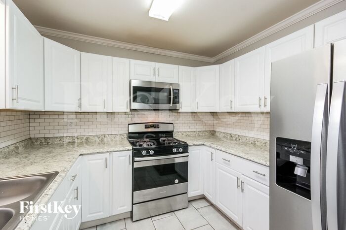 Building Photo - 939 Dickens Rd NW