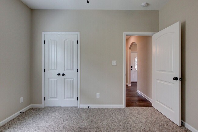 Building Photo - 2547 Rafiki Dr