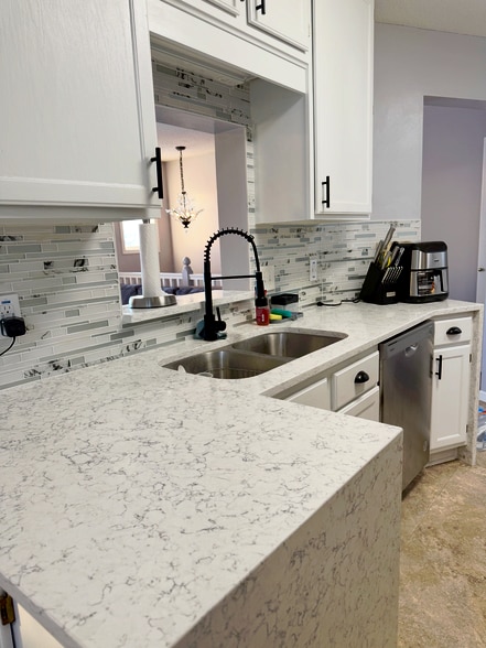 Kitchen - 14546 Cobalt Ave