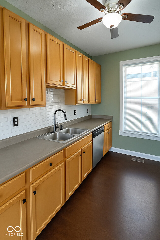 Building Photo - 549 N Belmont Ave