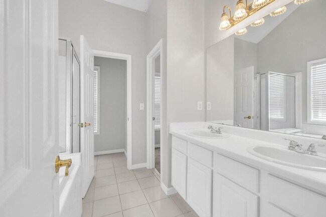 Building Photo - Charming 3BR Ranch in Riverdale – Minutes from I-75!