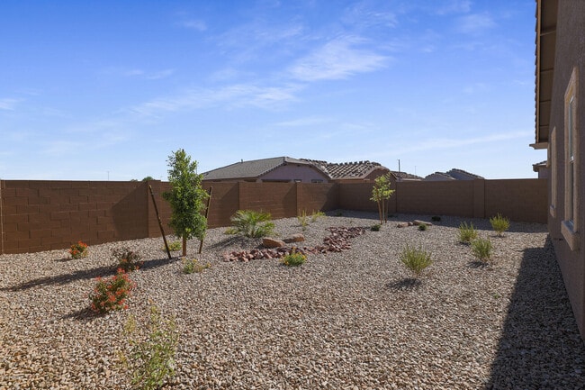 Building Photo - 16581 W Charlotte Dr
