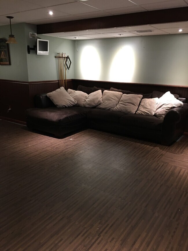 Basement - 1311 N Lincoln St