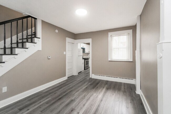Building Photo - Updated 3BR Home – Walk to Lehigh & Downto...