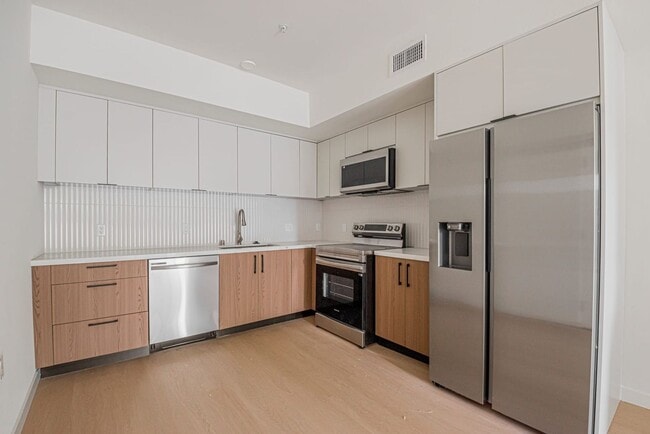 Building Photo - Welcome to the Gramercy