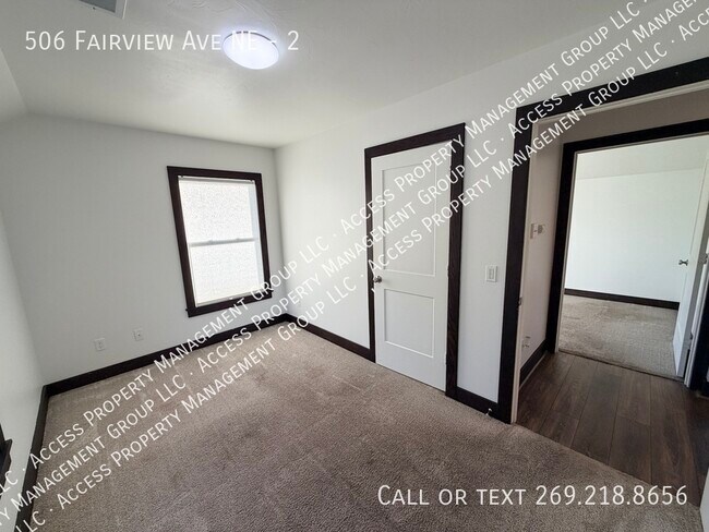 Building Photo - 506 Fairview Ave NE